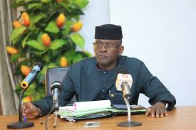 Crise des hydrocarbures : le Ministre de l'Industrie et du Commerce en réunion avec les professionnels du pétrole